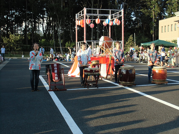 年に一度の大イベントで、 保育園と合同で秋祭りを開催しました。